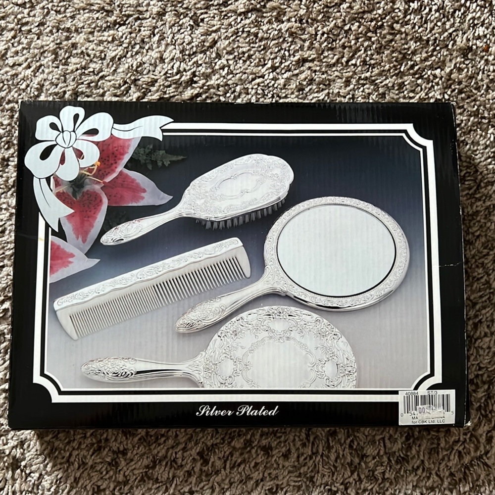 NIB Silver Plated 3 piece dresser set - mirror, comb, brush